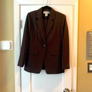 Jones NY brown pinstripe fully lined pants suit. Flawless. Like new. Size 4.